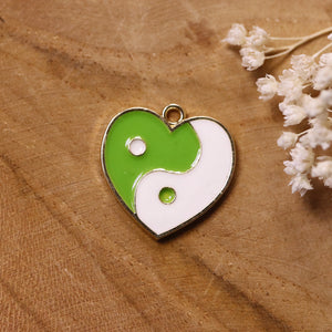 Enamel bedel - hart Yin Yang groen